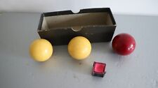 3 boules de billard snooker