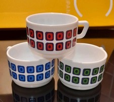 3 tasses Arcopal Modèle