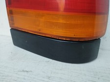 Dessous de feu arrière droit Honda Accord IV