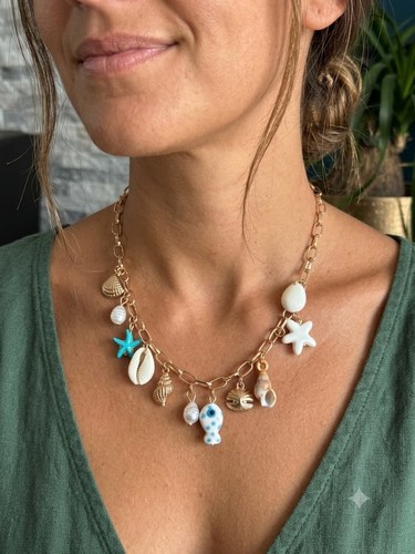 Charmant collier doré style
