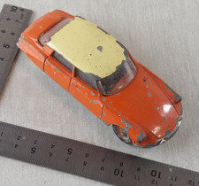 Ancienne voiture citroën ds - citroën,