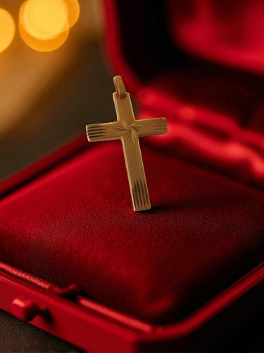 Pendentif croix catholique