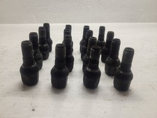 Goujon de roue jante tôle