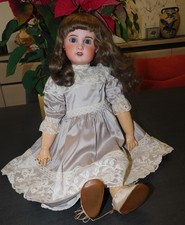 poupée ancienne SFBJ PARIS, tête biscuit, Jumeau, taille 11 - mesure 63 cm