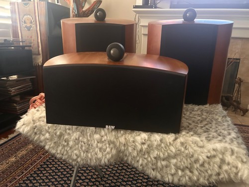 Nautilus surround sound - b&w,