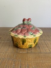 Ancien Confiturier/ Pot Sarreguemines en Barbotine Décor Fraises - Vintage