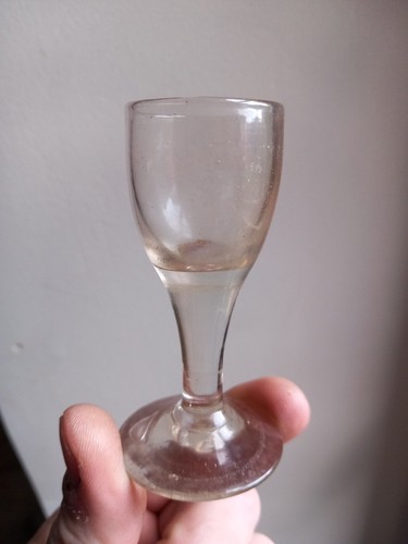 V10 verre pied - à, ancien