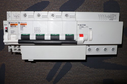 Disjoncteur differentiel tetra - disjoncteur,
