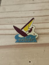 Pin's Pins Pin Enamel 31 Boisson Eau PLANCHE À VOILE "VOLVIC" 