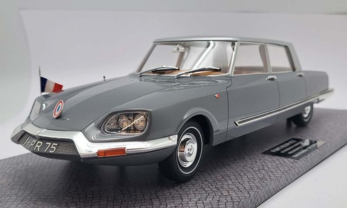 Pantheon voiture de 1968 - pantheon,