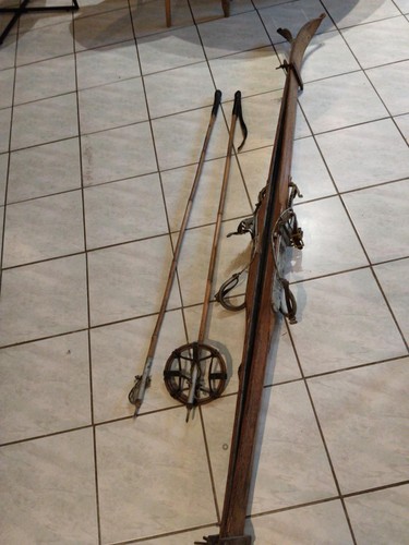 Paire skis anciens bois - de,