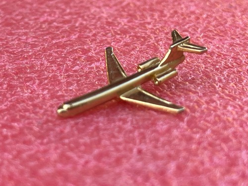 T03 pins boeing - boeing, avion
