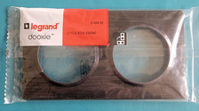 Legrand Plaque de finition Dooxie Bois ébène 2 Postes 600882 Neuf 