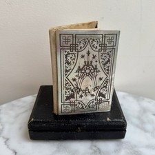 Carnet de bal monogrammé en