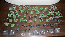 gros lot Figurine WAHAMMER  GW de + 50 personnages en plastique voir photos 1991