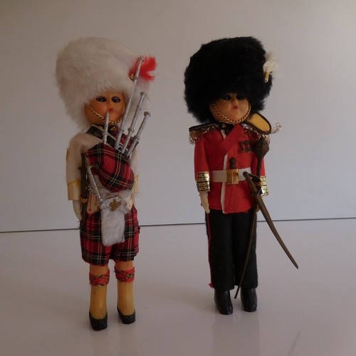 Poupées personnages - poupées,