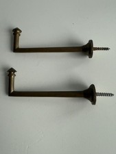 Deux PORTE-EMBRASSES  de