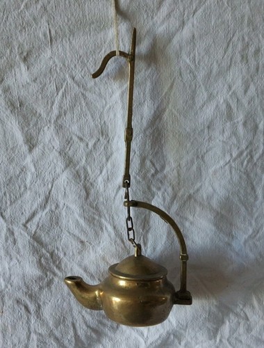 Ancienne petite lampe huile - à,