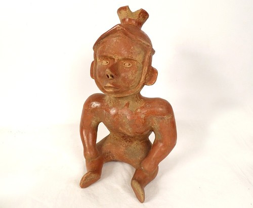Statuette sculpture