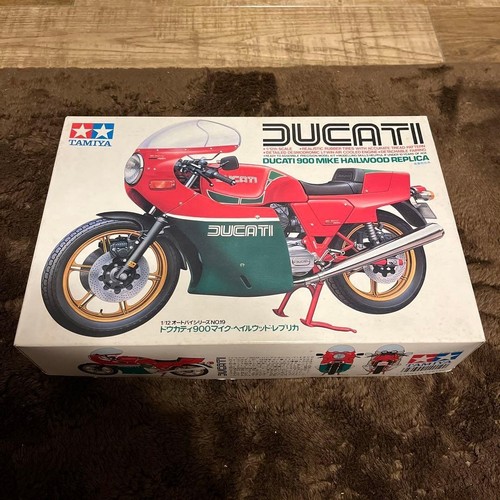 Kit maquette moto réplique