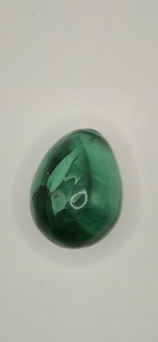 Petit oeuf malachite cassé - petit, en