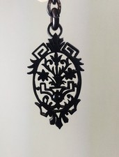 Whitby Jet, Bijou Pendentif du XIXe en Bois ou Lignite Fossile, Whitby Yorkshire