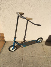 Ancienne trottinette bleu