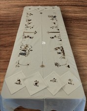 JOLIE NAPPE DE TABLE BLANCHE