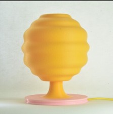 lampe De Table Lampala Jaune Et Rose Par Benga Studio - Design Contemporain