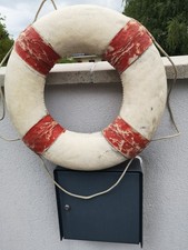 Ancienne bouée de sauvetage