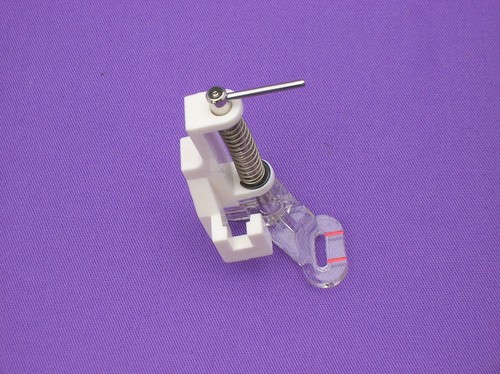Reprisage broderie pied - pied, tige