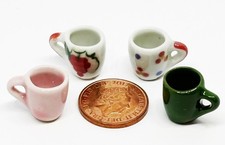 Poupées Maison Céramique Tasses 4 Assortiment Fuseau Miniature Ensemble 1T 1:12