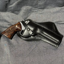 Smith & Wesson 686  CROSS DRAW