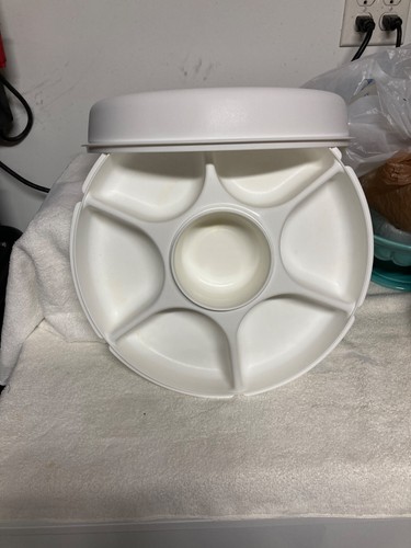 Tupperware serving center - serving,
