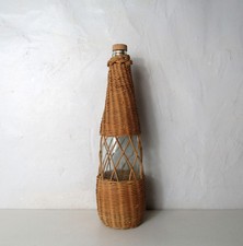 ancienne bouteille en rotin vintage design scandinave 35cm