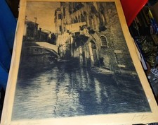 Tableau Grande gravure ancienne. Canal à Venise. Signé 