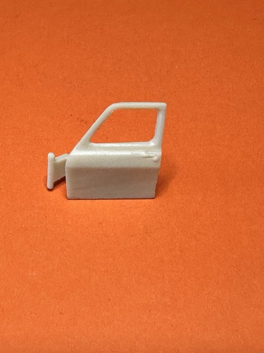 Pièce repro peindre porte - à,