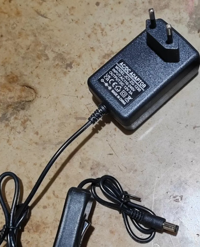 Jcy 1230 12v 36w - 12v, 3a
