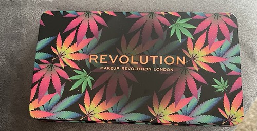 Makeup revolution chilled - makeup,