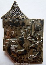 Insigne Suisse en métal lourd Carnaval  1974  Original