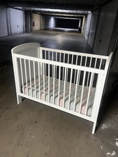 Lit à barreaux 60/120 cm. vendu avec matelas, protège matelas et drap housse