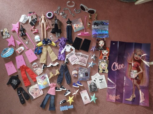 Bratz doll bundle - , fashions