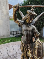 Statue de Saint Michel en