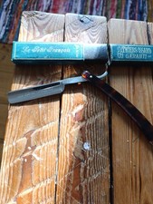 Le petit Français 41 4/8° Coupe-choux Thiers Issard 69 Ancien rasoir de barbiers