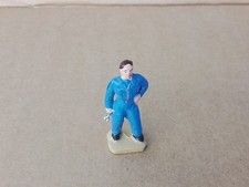 STARLUX ? PERSONNAGE FIGURINE HOMME MÉCANICIEN. EN PLASTIQUE. 4CM