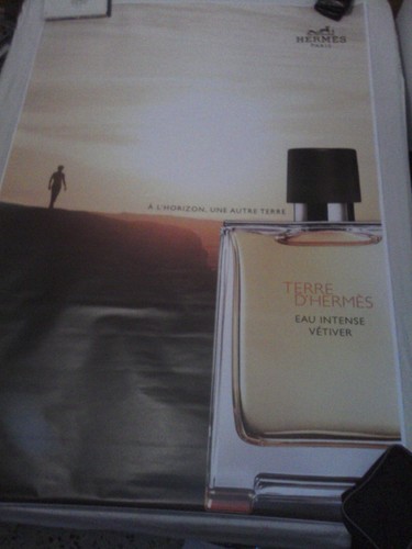 Affiche parfum 120x170 terre - affiche,