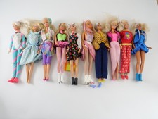 Lot de 10 Poupées Barbie Mattel Années 80/90 avec Tenues et Accessoires Vintage