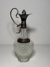 Aiguière en verre taillé ou