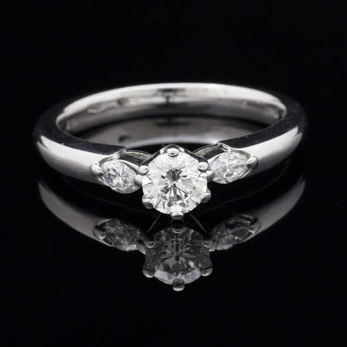 Bague solitaire blanc 18 - en,