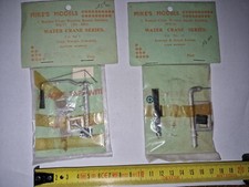 2 manches à eau ( WATER